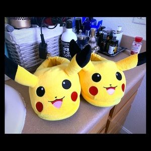 **SOLD** Pikachu slippers, like new